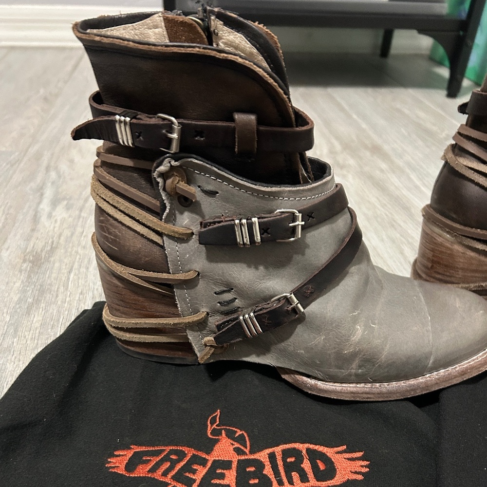 Women's FreeBird Crue Distressed Leather Ankle Boots - 8 - Picture 2 of 14